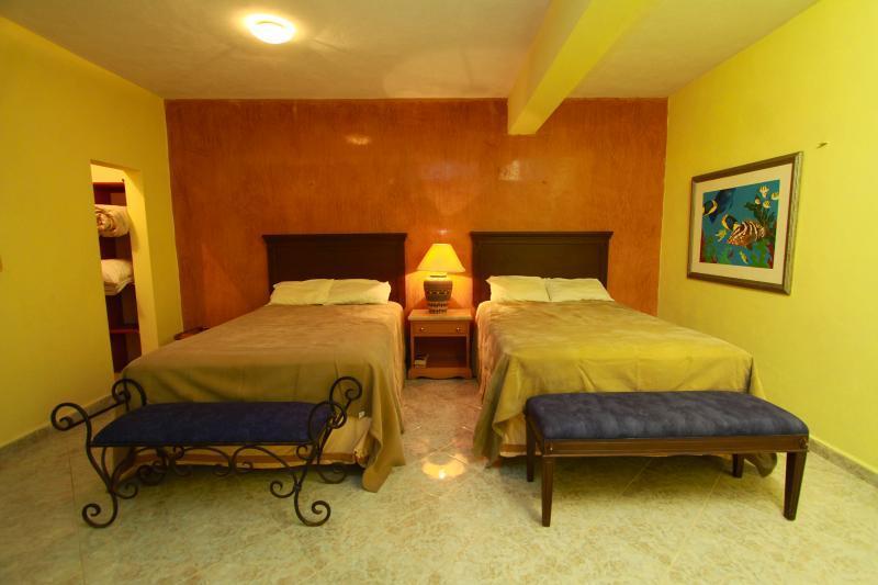 Mima'S Village Cozumel Rom bilde